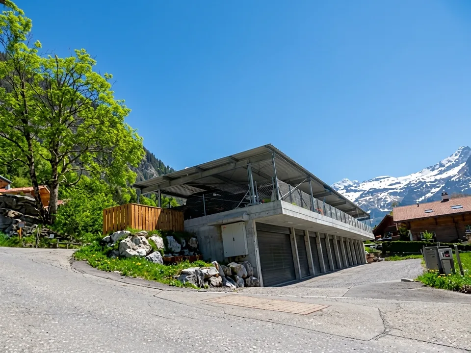 Appartement 4,5 pièces (2022) avec balcon tout autour et vue sur les montagnes à Kiental – photo 11 sur 13