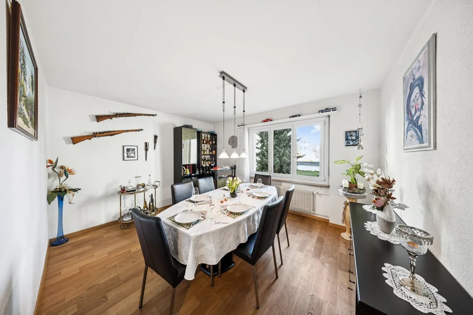 Appartamento attraente di 4 locali con balcone a sud e accesso diretto al giardino a Münchenbuchsee