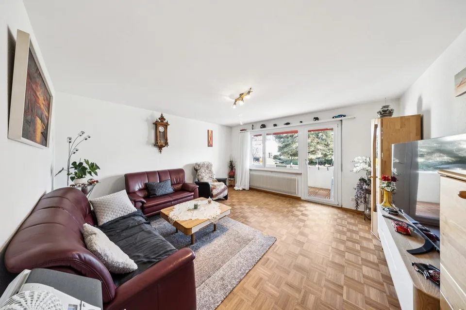 Appartamento attraente di 4 locali con balcone a sud e accesso diretto al giardino a Münchenbuchsee