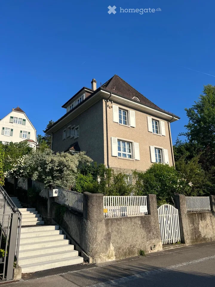 Exclusive 8.5-room villa with pool in Bottmingen at top location