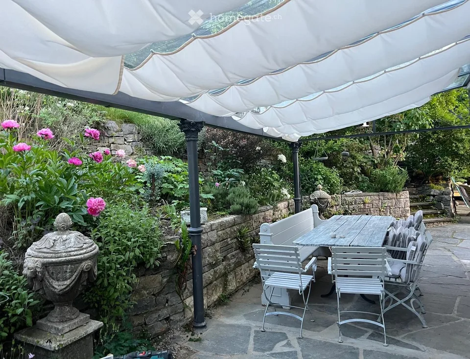 Exclusive 8.5-room villa with pool in Bottmingen at top location