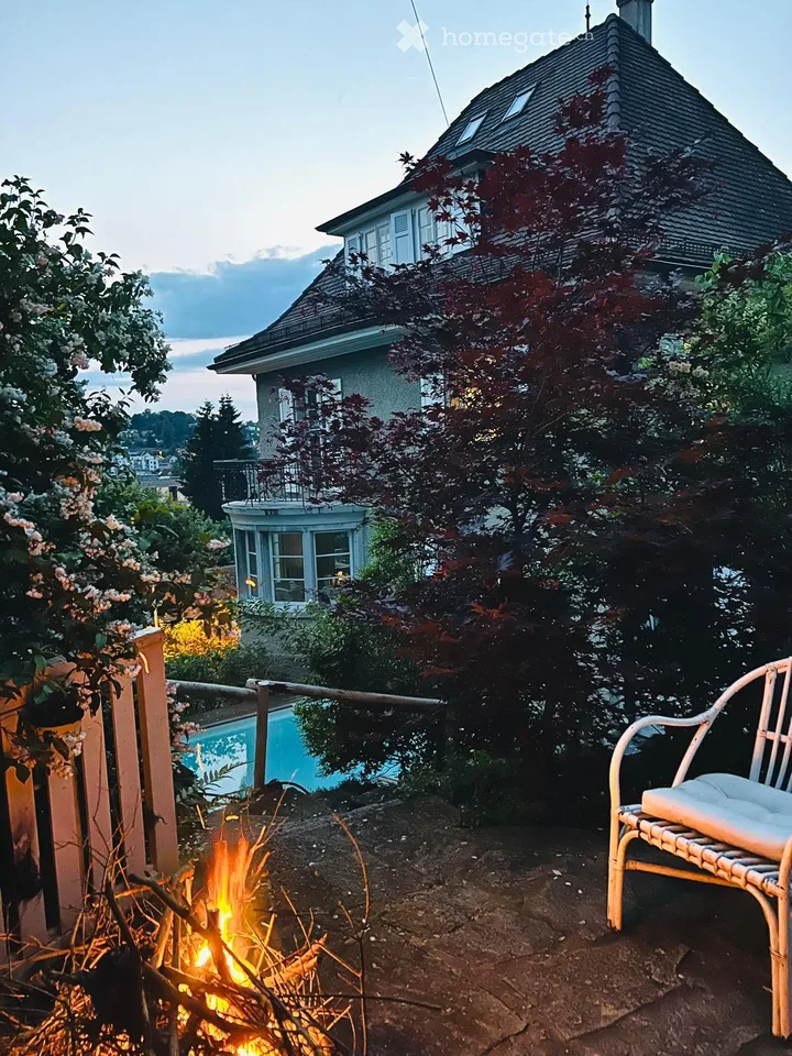 Exclusive 8.5-room villa with pool in Bottmingen at top location