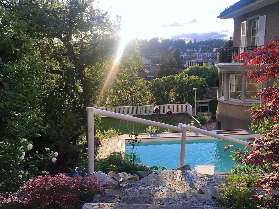 Exclusive 8.5-room villa with pool in Bottmingen at top location