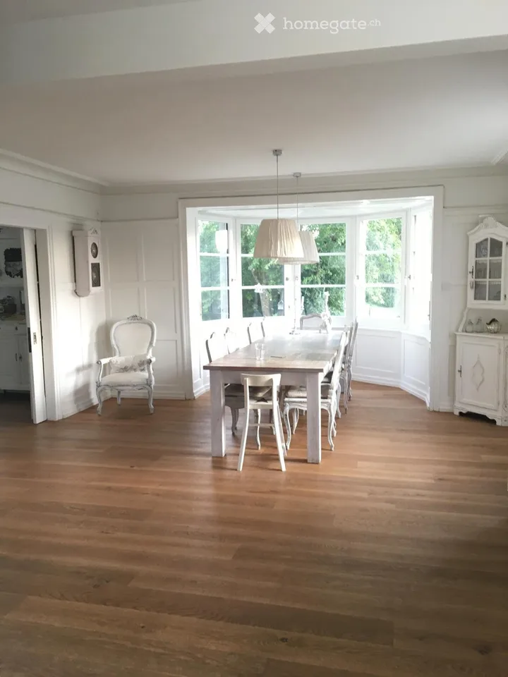 Exclusive 8.5-room villa with pool in Bottmingen at top location