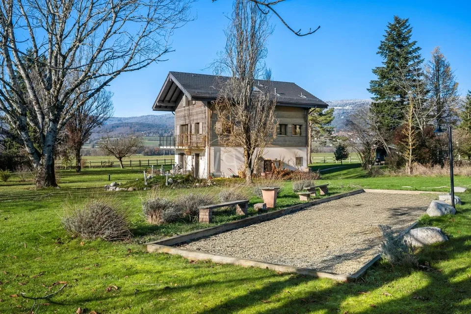 Maison de charme en pleine nature à Burtigny.