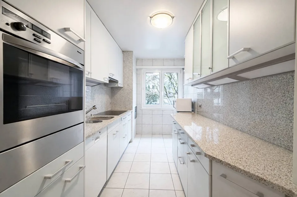 Geräumige Wohnung mit großem Balkon – Foto 6 von 9