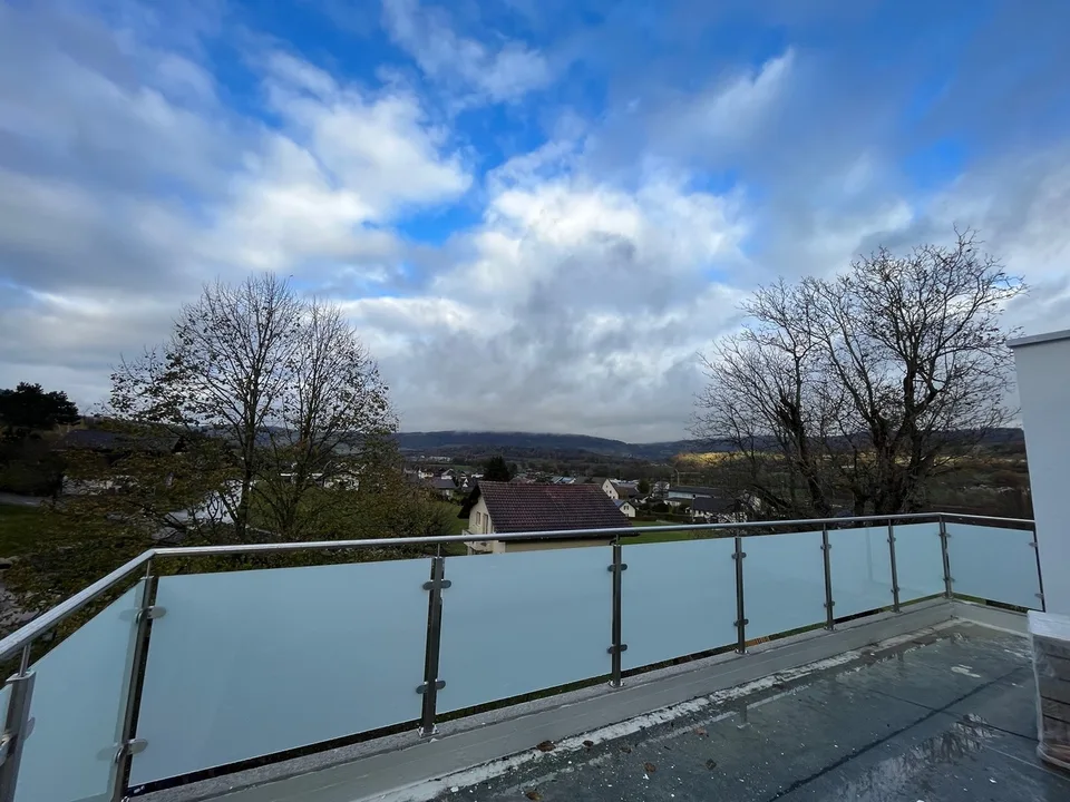 Appartamento in mansarda di 3.5 locali, 103m2 e balcone di 24.1m2
