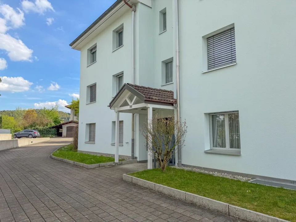 Grosszügige 4.5-Zimmer-Wohnung - zentral und praktisch gelegen