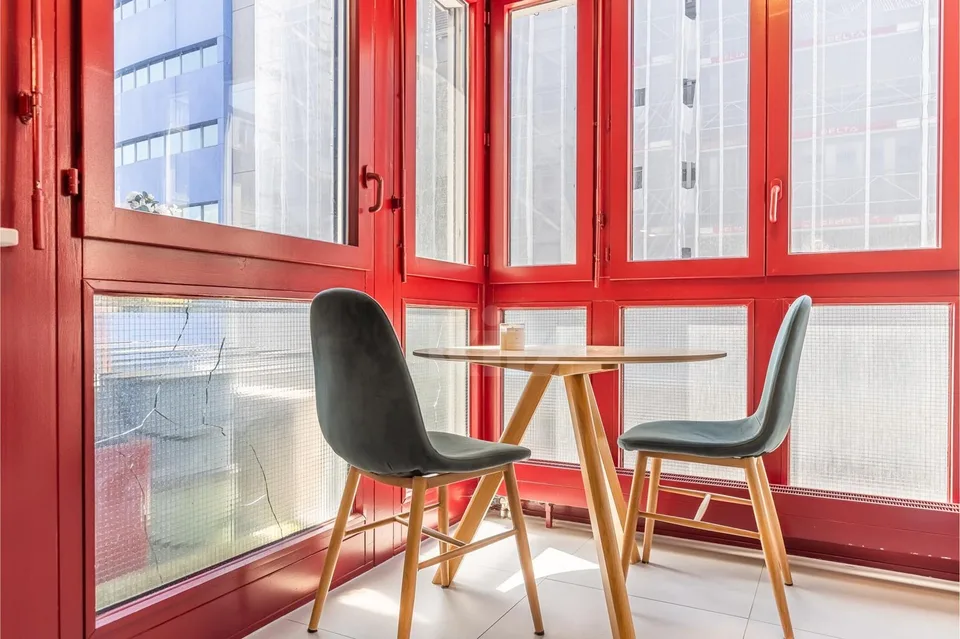 Schönes renoviertes Apartment mit Balkon im Zentrum von Genf – Foto 7 von 13
