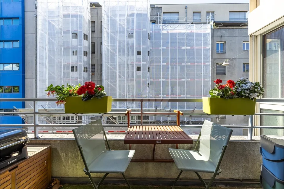 Bello appartamento ristrutturato con balcone nel centro di Ginevra