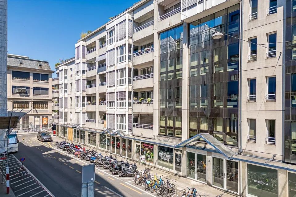 Schönes renoviertes Apartment mit Balkon im Zentrum von Genf – Foto 12 von 13