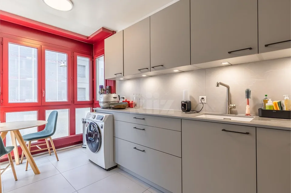 Schönes renoviertes Apartment mit Balkon im Zentrum von Genf – Foto 6 von 13