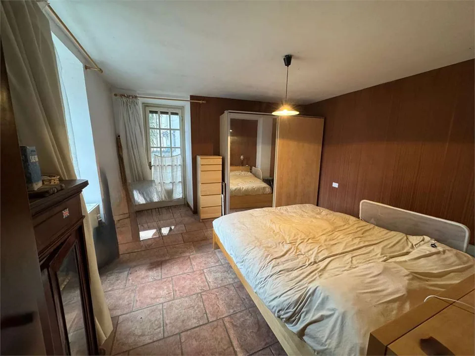 Unabhängiges Haus zur Renovierung in einer ruhigen und sonnigen Lage
