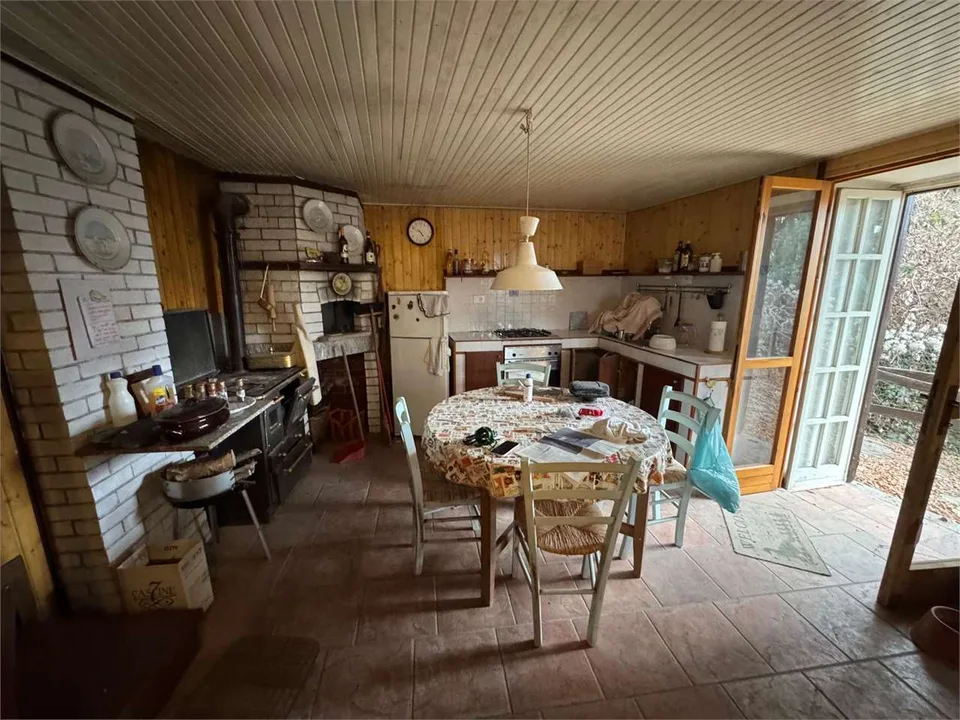 Unabhängiges Haus zur Renovierung in einer ruhigen und sonnigen Lage