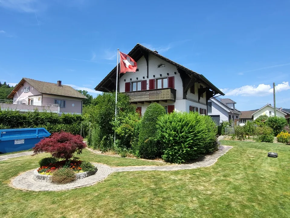 Charming single-family house with charm and potential