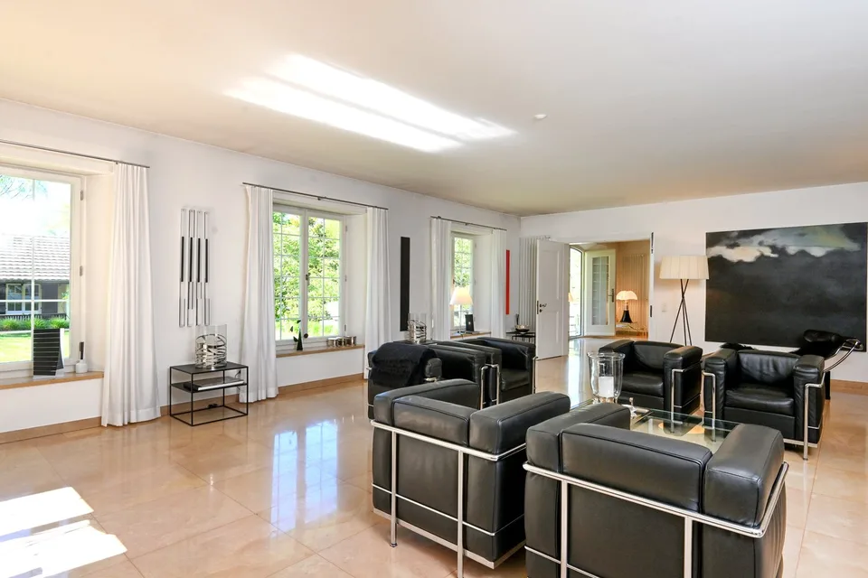 Außergewöhnliche 5-Zimmer-Villa in bester Lage in RIEHEN/BS