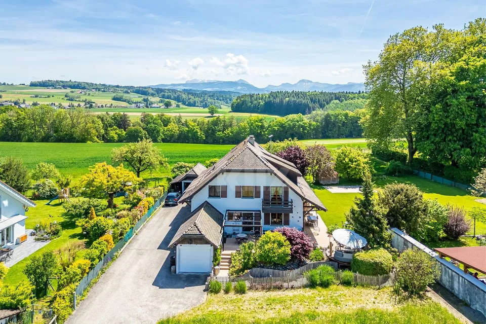 Charmante maison avec jardin et trois terrasses