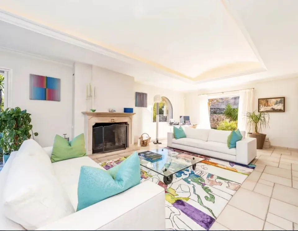 Splendida proprietà di 6 locali con piscina a Peymeinade