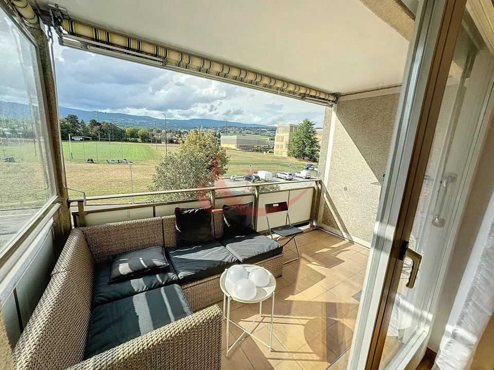 Appartement traversant dans quartier paisible à Gland