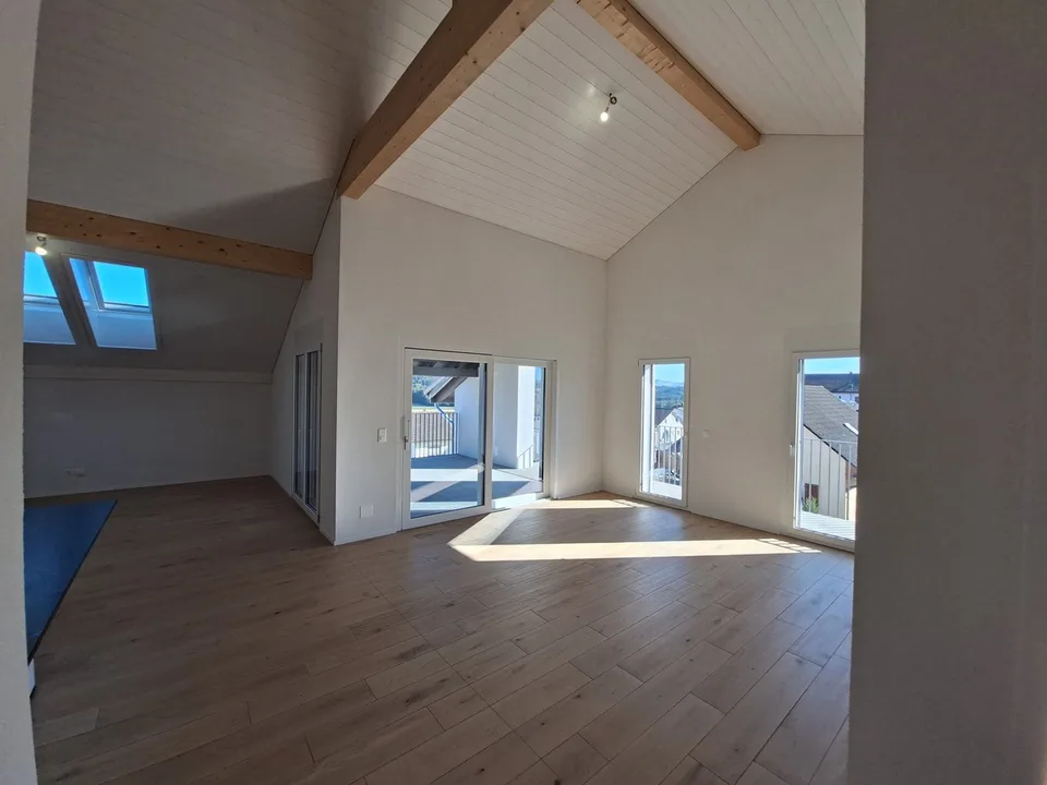 4.5 Zimmer Attikawohnung in Neyruz FR | UrbanHome