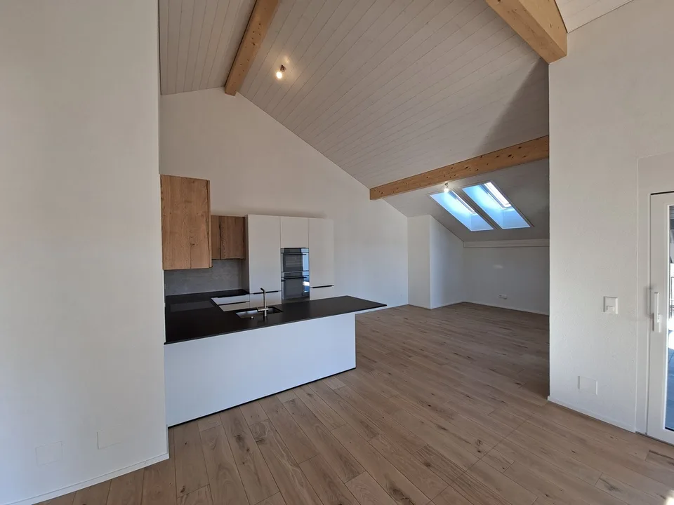 4.5 Zimmer Attikawohnung in Neyruz FR | UrbanHome