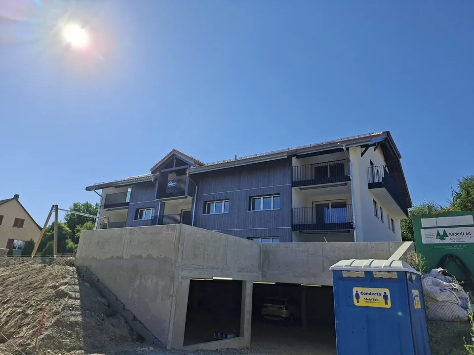 Grand appartement de 4,5 pièces sous les combles et proche de la gare