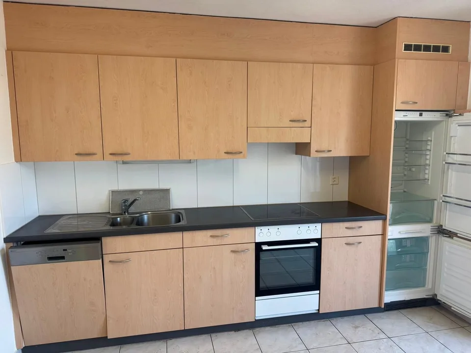Delizioso appartamento di 2 camere con balcone e vista sulla montagna a Monthey