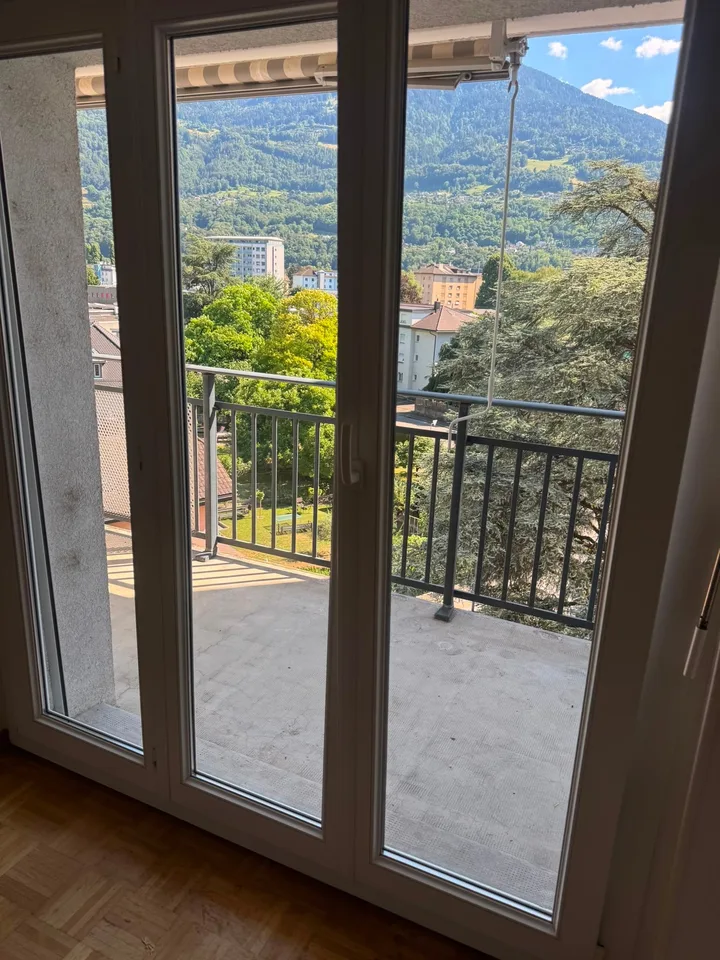 Charmante 2-Zimmer-Wohnung mit Balkon und Bergblick in Monthey