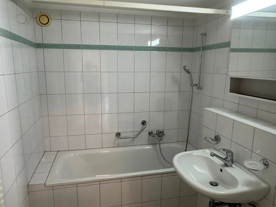 Delizioso appartamento di 2 camere con balcone e vista sulla montagna a Monthey
