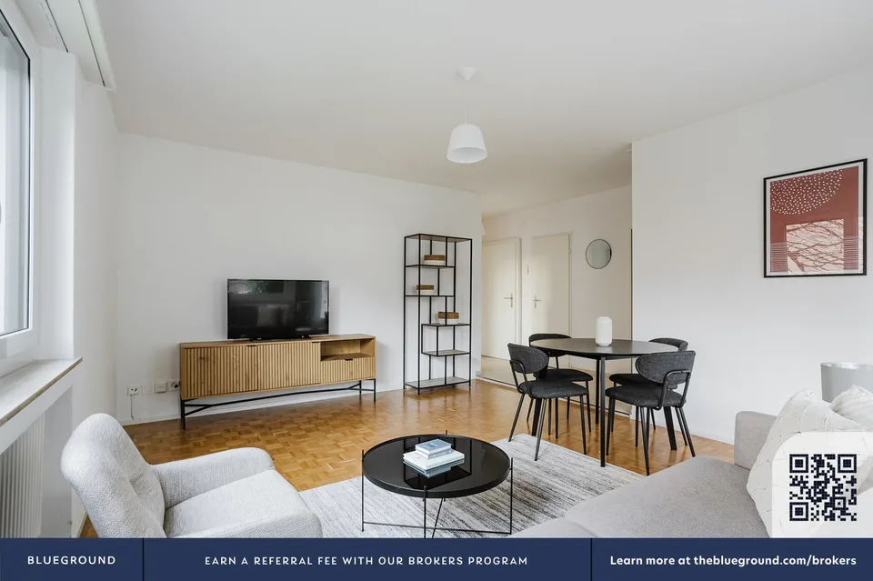 Luftige Unterstrass  W/T, 13 Min zum Zentrum über Blueground