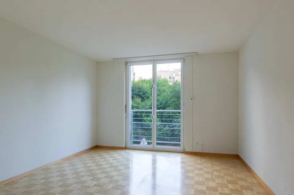 Appartement lumineux 3.5 pièces avec jardin d'hiver et espace de jardin à Gockhausen