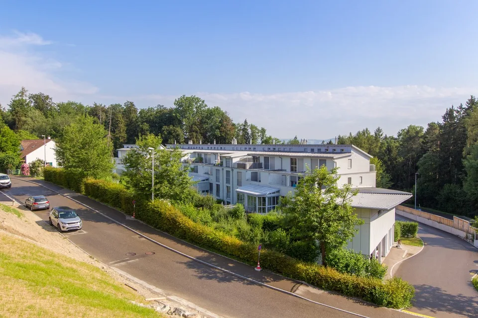 Helle 3.5-Zimmer-Wohnung mit Wintergarten und Gartensitzplatz in Gockhausen