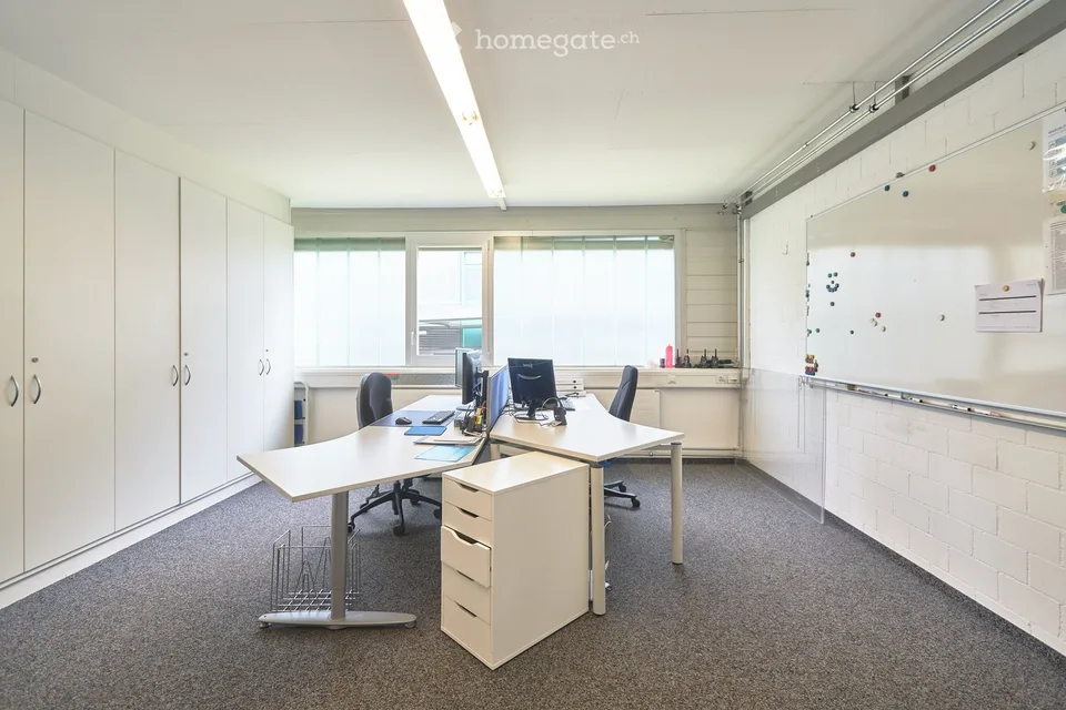Spazi attrattivi per ufficio, studio o terapia da 26 m2 - Piano terra intero piano + area di stoccaggio 309 m2