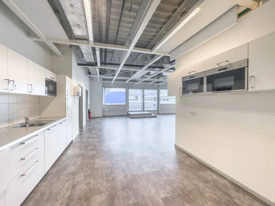 Vernier - Fläche von 903 m2 im Dachgeschoss - IKEA-Gebäude