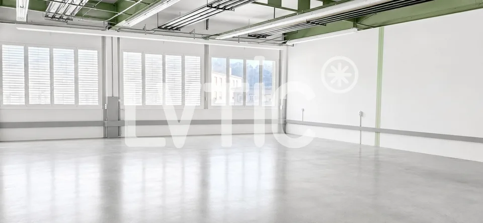 Werkstatt, Lager, Lokal von 464 m2 zur Miete in Penthalaz - Cossonay