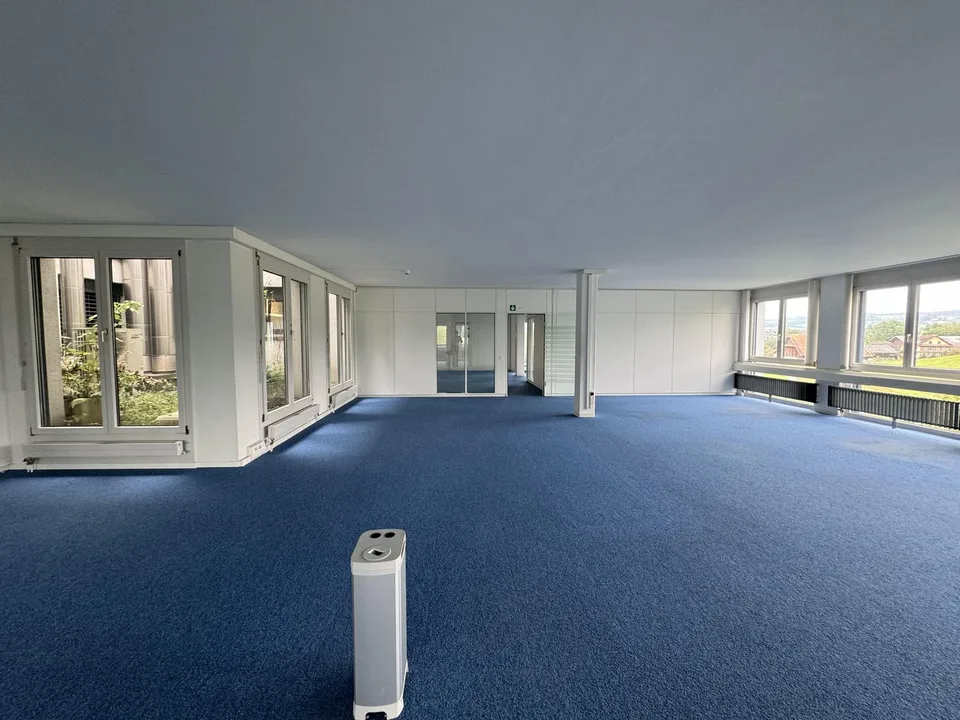 Geräumige Büro- und Gewerbefläche zu vermieten