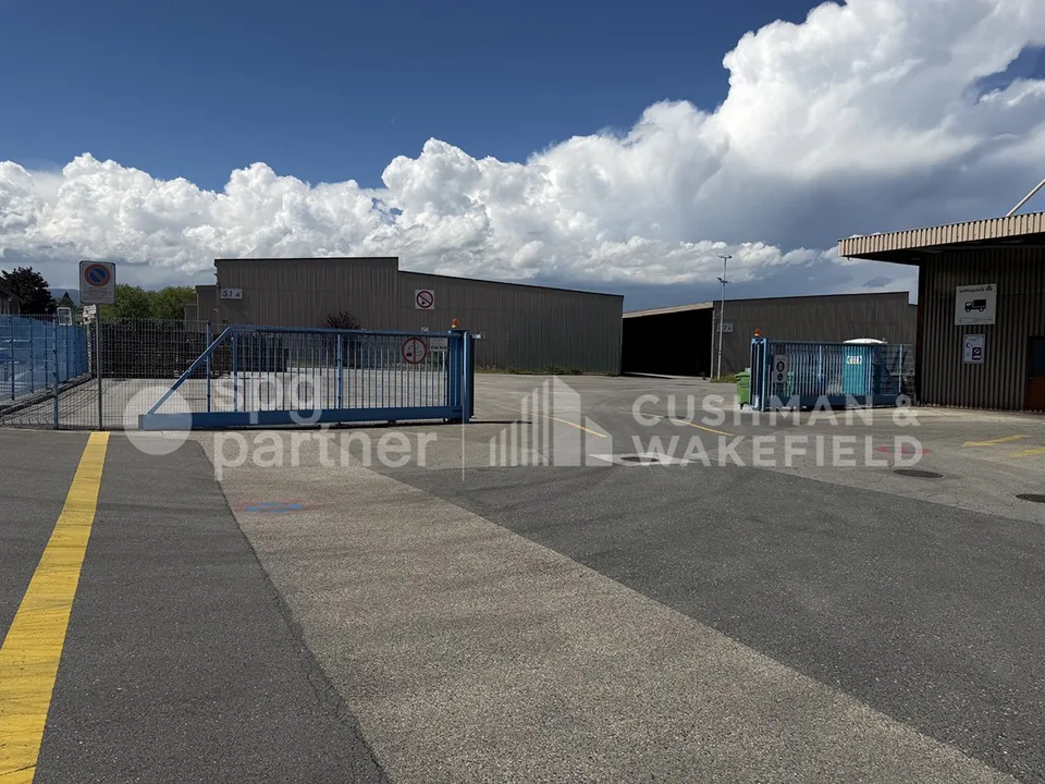 VERRERIE 2A Funktionelle und modulare Hallen im Herzen der Waadt