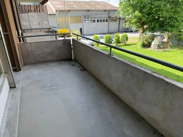 Appartamento luminoso di 3 locali con balcone a Zollbrück