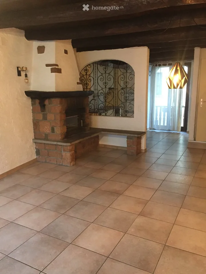 Location d'une jolie maison dans le centre de Brusino Arsizio