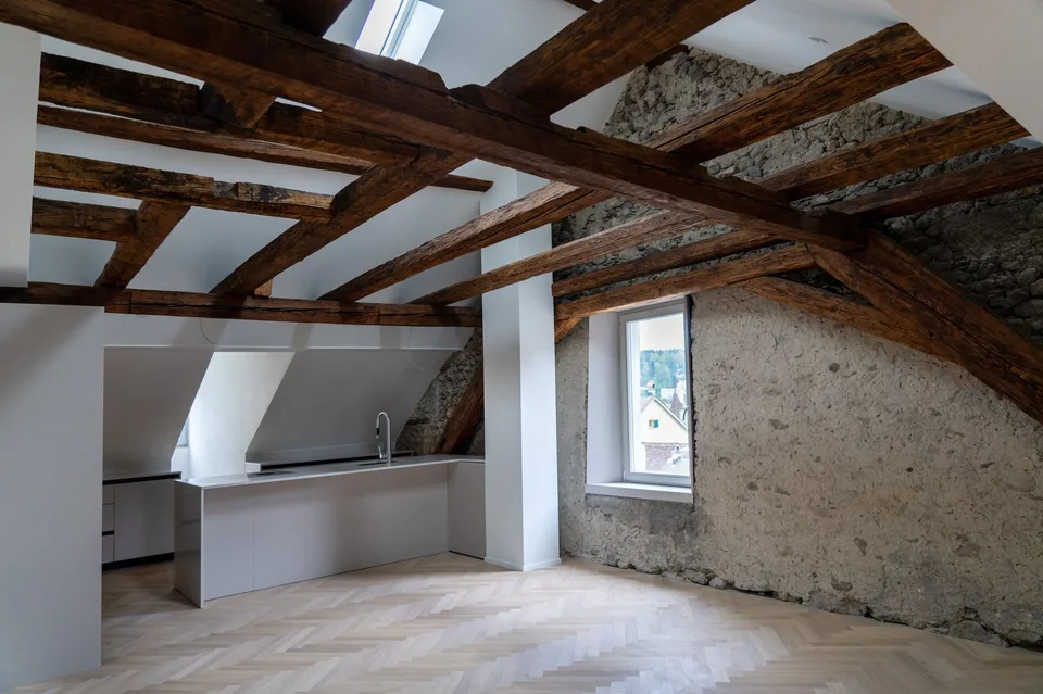 Charmante, kernsanierte 4.5-Zimmer-Dachmaisonettewohnung