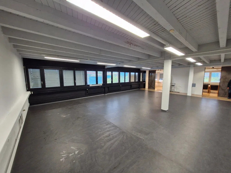 Local commercial de 130m2 en zone industrielle de Delémont