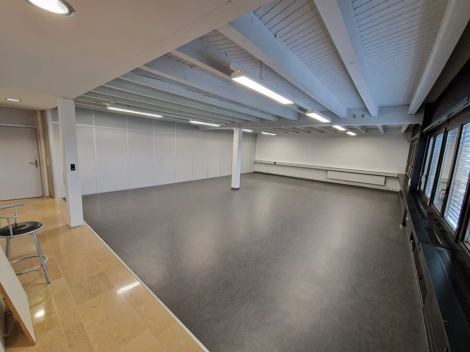 Local commercial de 130m2 en zone industrielle de Delémont