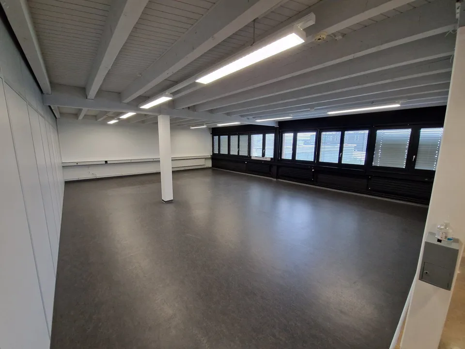 Local commercial de 130m2 en zone industrielle de Delémont