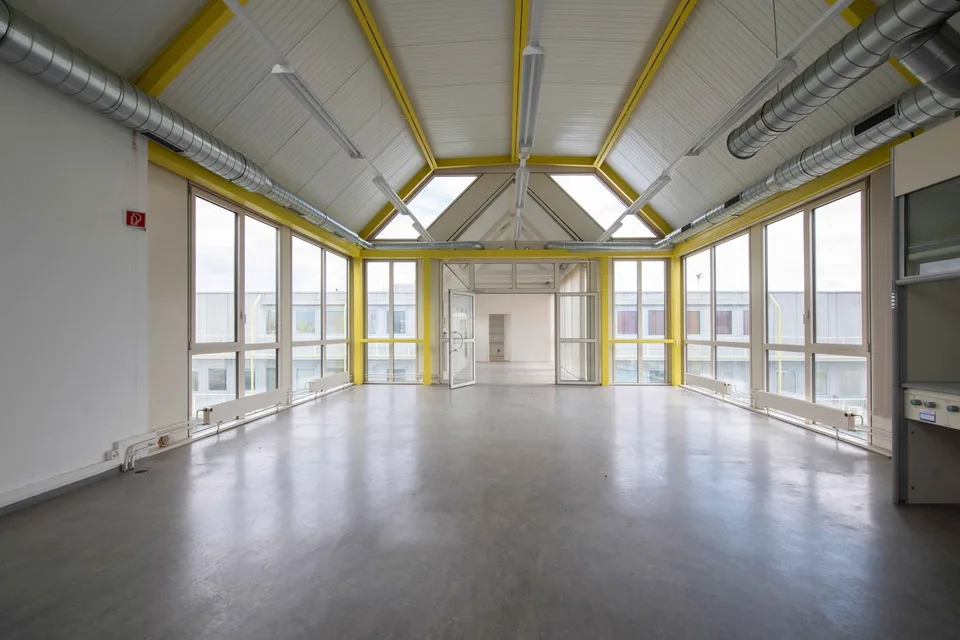 Surface à Plan-les-Ouates  –  CTN 12  –  3ᵉ étage : env. 290 m²