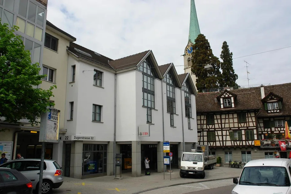 zentrale und grosszügige Gewerbefläche am Zürichsee