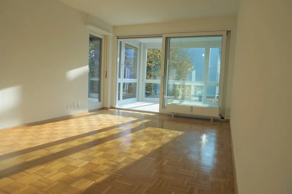 4-Zimmerwohnung mit Wintergarten und grossem gedecktem Balkon