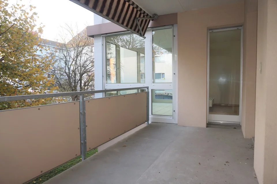 4-Zimmerwohnung mit Wintergarten und grossem gedecktem Balkon