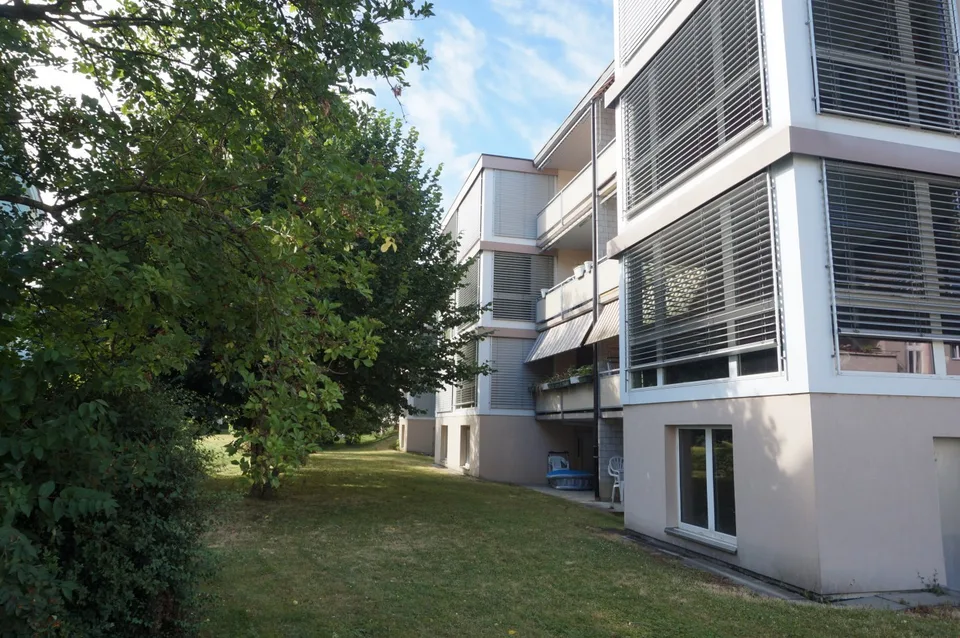 4-Zimmerwohnung mit Wintergarten und grossem gedecktem Balkon