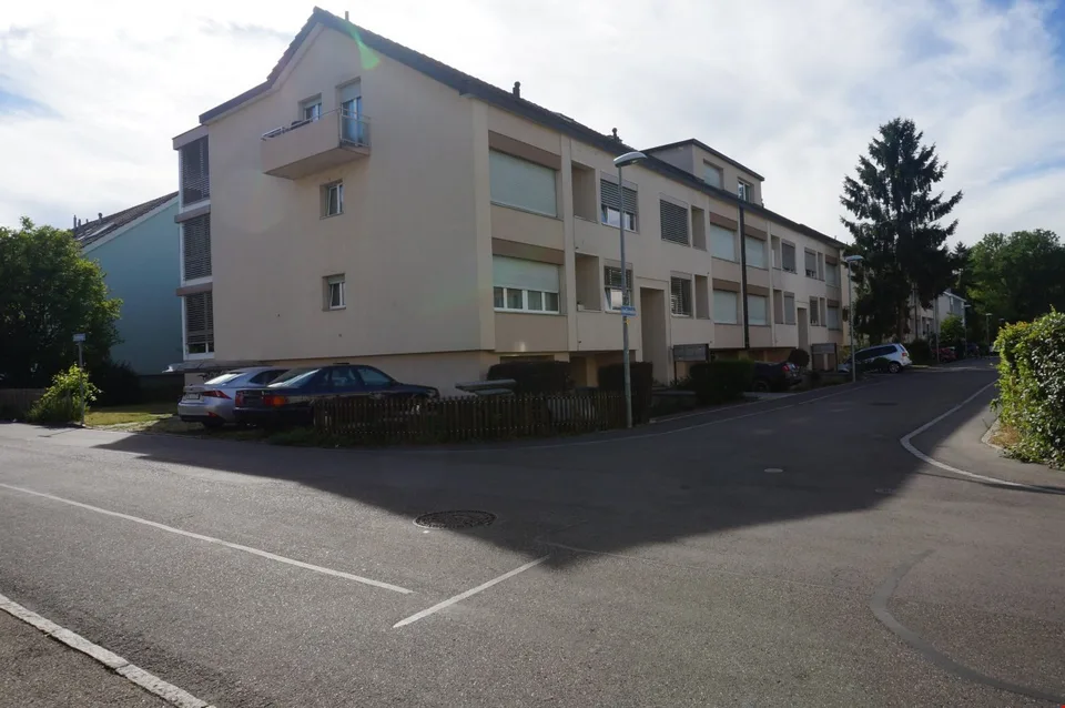 4-Zimmerwohnung mit Wintergarten und grossem gedecktem Balkon
