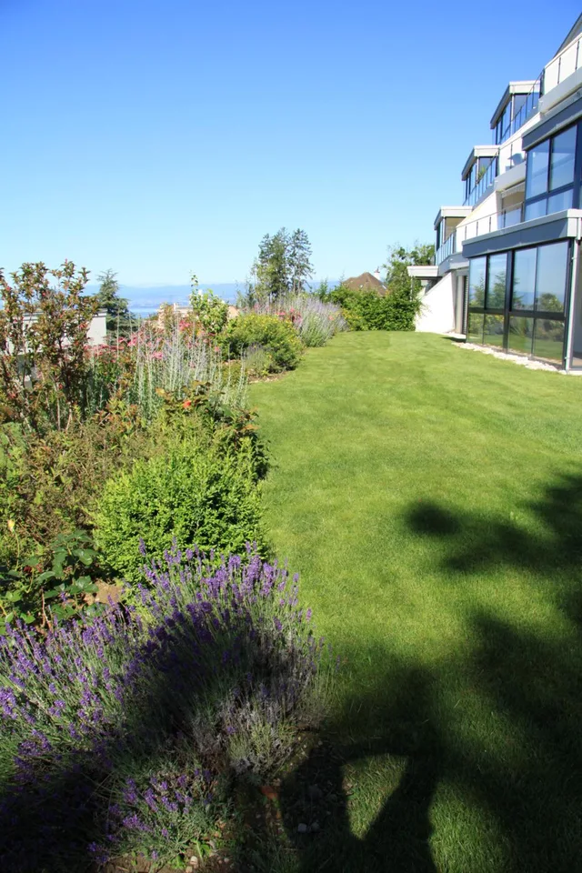 Prächtige Erdgeschosswohnung mit Seeblick und Bergblick in Lutry